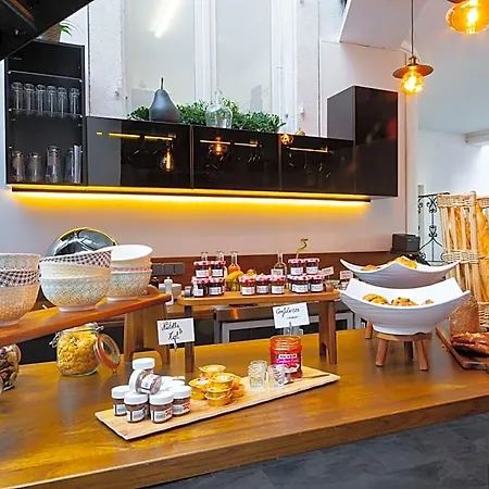 Berti - Centre Gare 호텔 3*